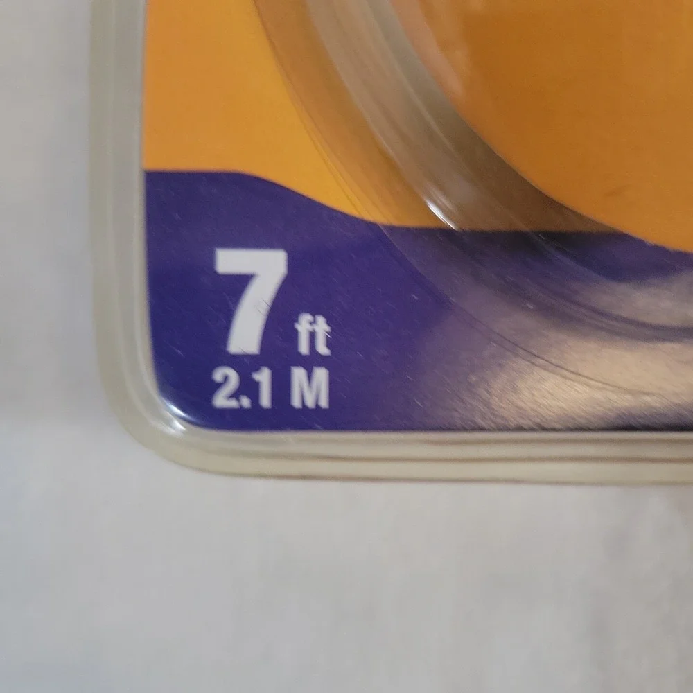 STAPLES CAT6 Supreme Snagless Networking Cable RJ45 Male/Male 7 ft #631056
